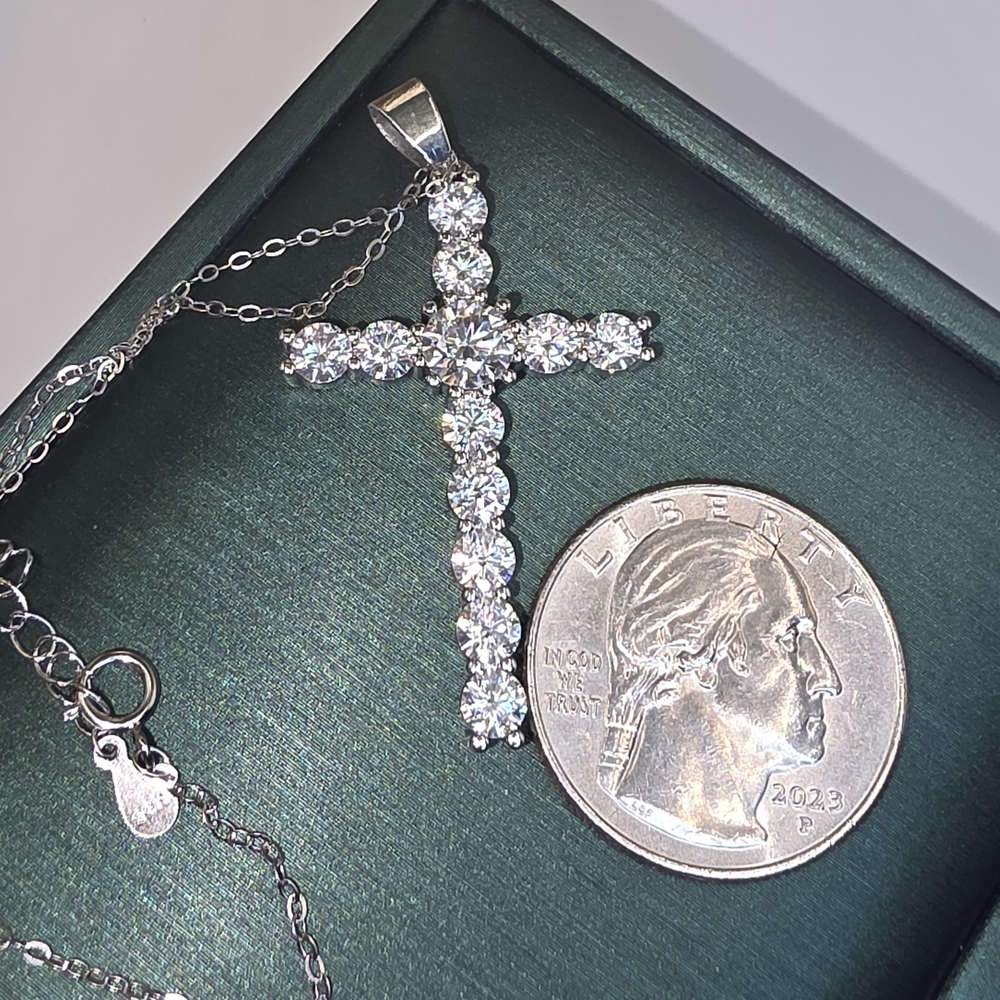 💎 Moissanite Cross Pendant Necklace – 14K White Gold / S925 Chain - Picture 4 of 7